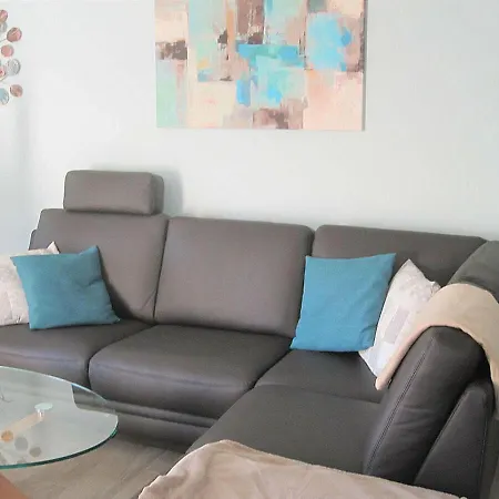 Im Kirschfeld - 5* *