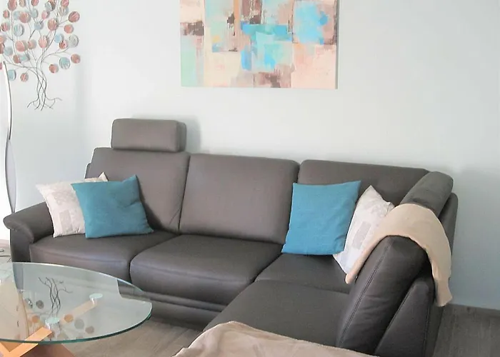 Im Kirschfeld - 5* *